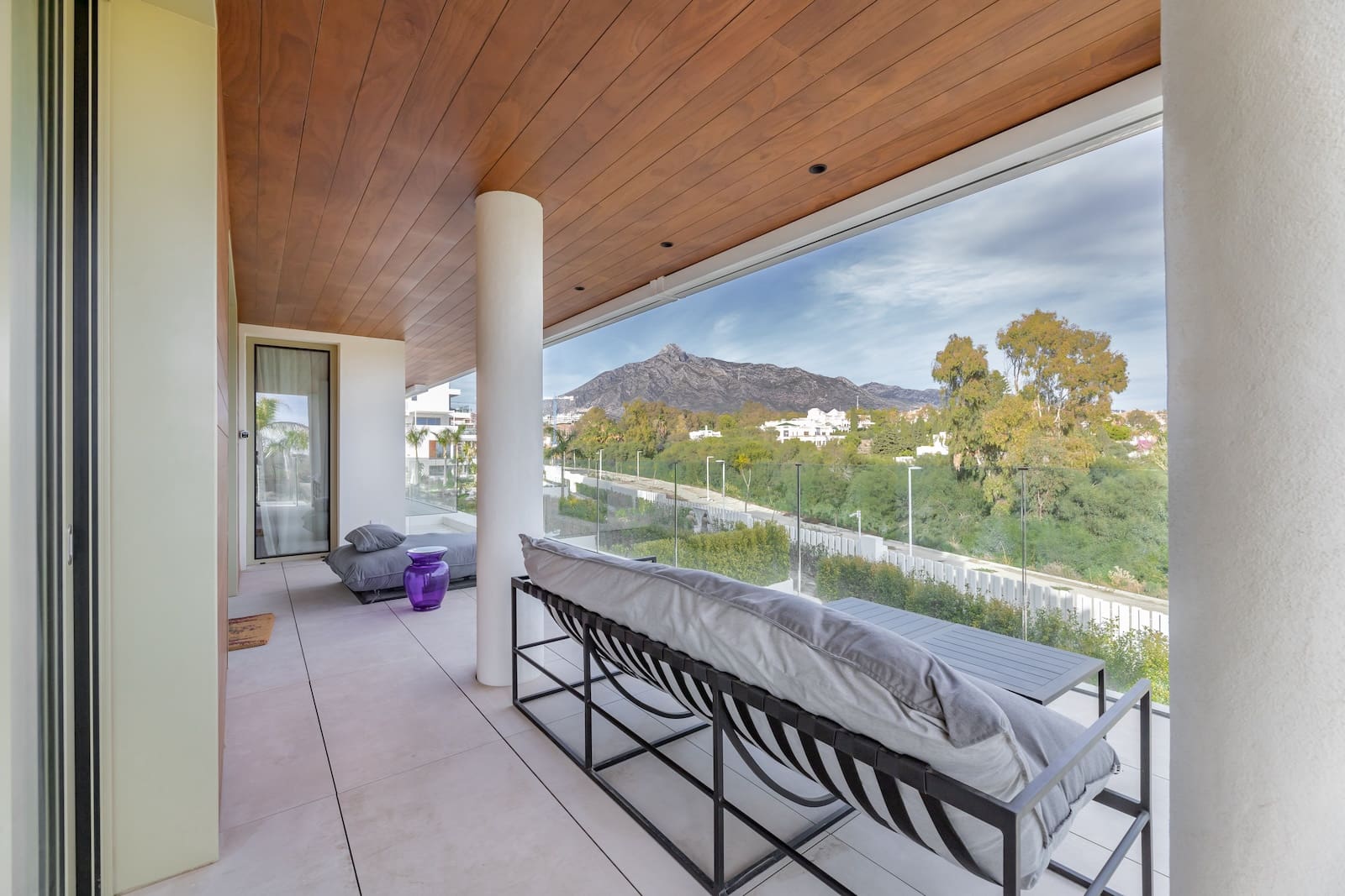 5 bedroom Penthouse for rent in Marbella with pool garage - € 16,000 (Ref: 9544396)