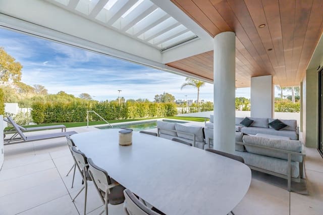 Penthouse de 5 chambres à louer à Lomas De Marbella, Marbella avec piscine garage - 16 000 € (Ref: 9544396)