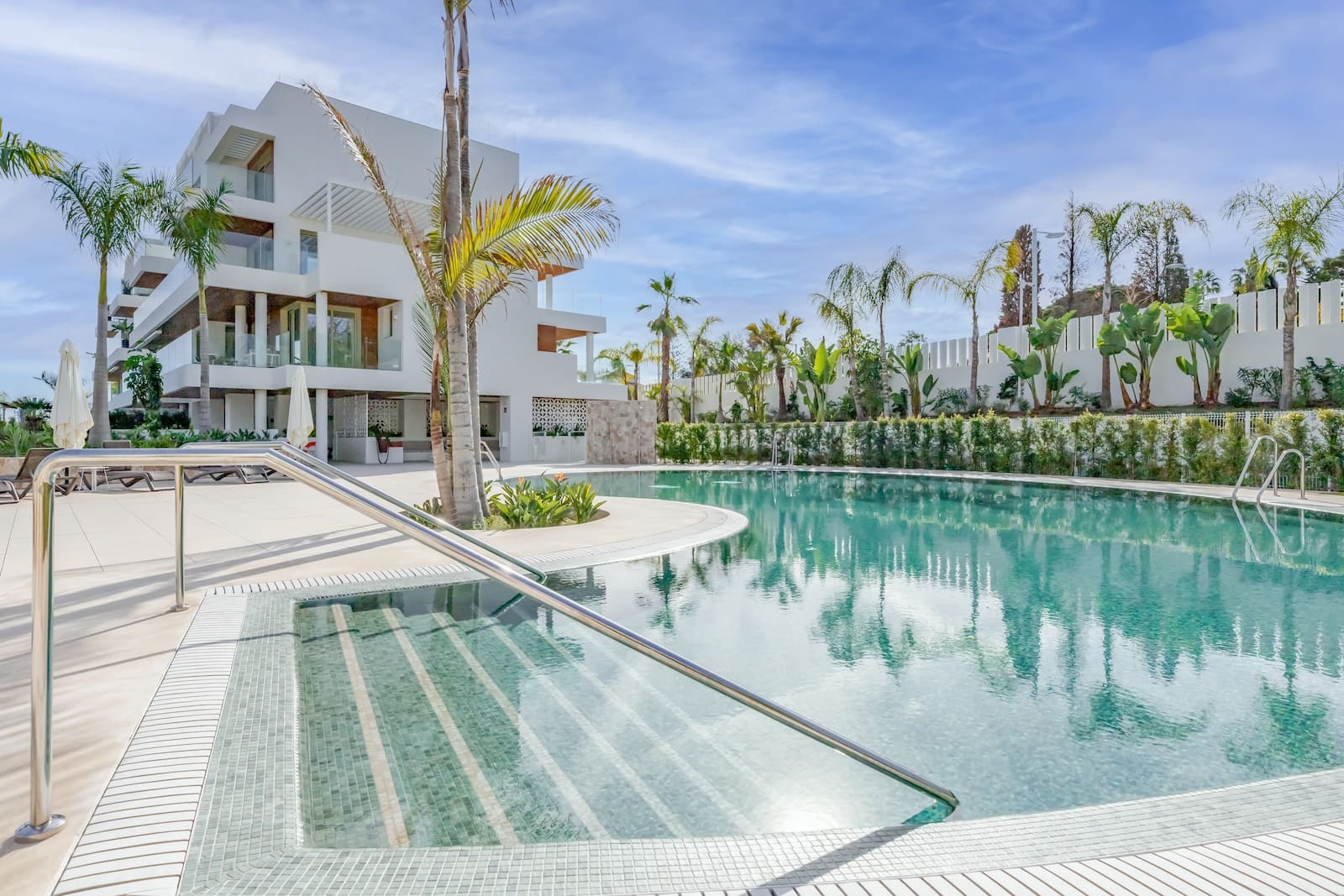 5 bedroom Penthouse for rent in Marbella with pool garage - € 16,000 (Ref: 9544396)