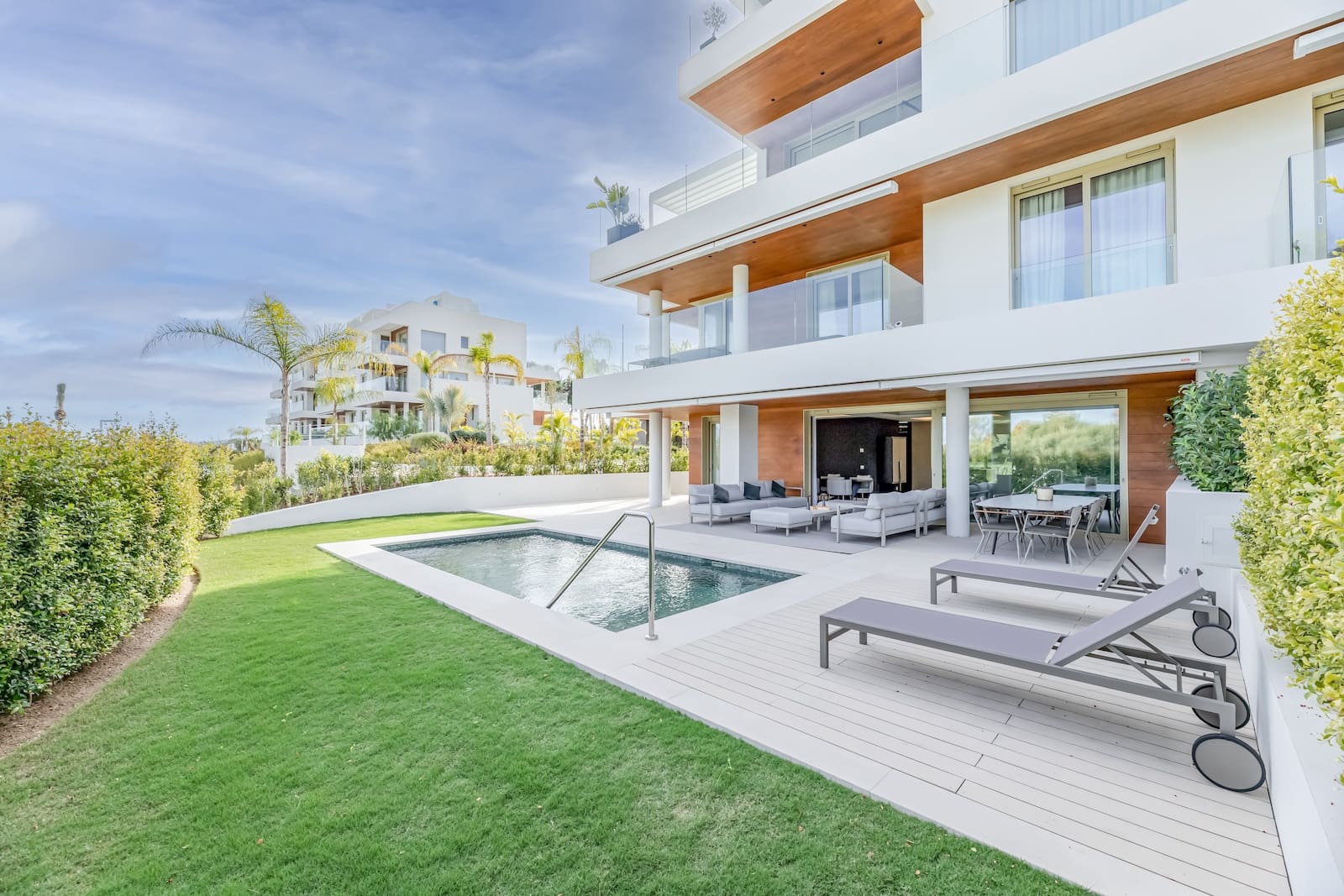 5 bedroom Penthouse for rent in Marbella with pool garage - € 16,000 (Ref: 9544396)