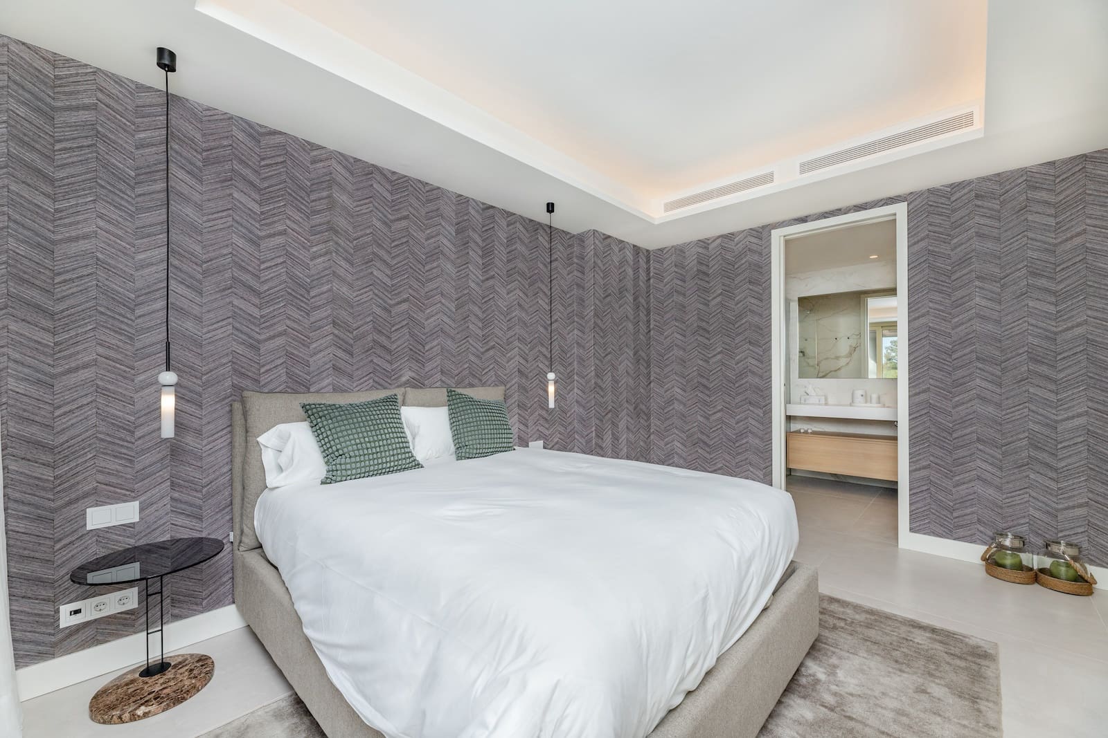 5 bedroom Penthouse for rent in Marbella with pool garage - € 16,000 (Ref: 9544396)