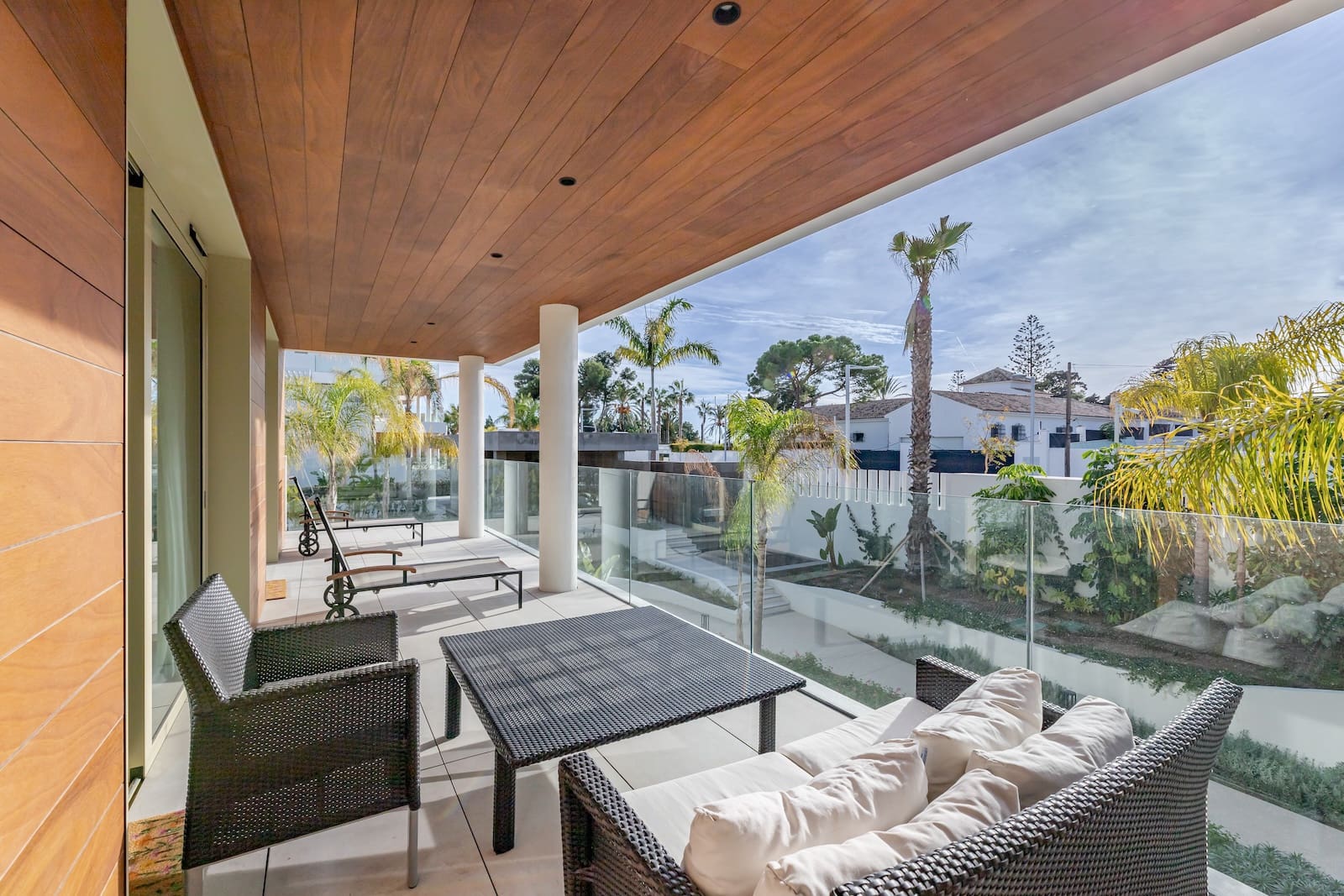 5 bedroom Penthouse for rent in Marbella with pool garage - € 16,000 (Ref: 9544396)