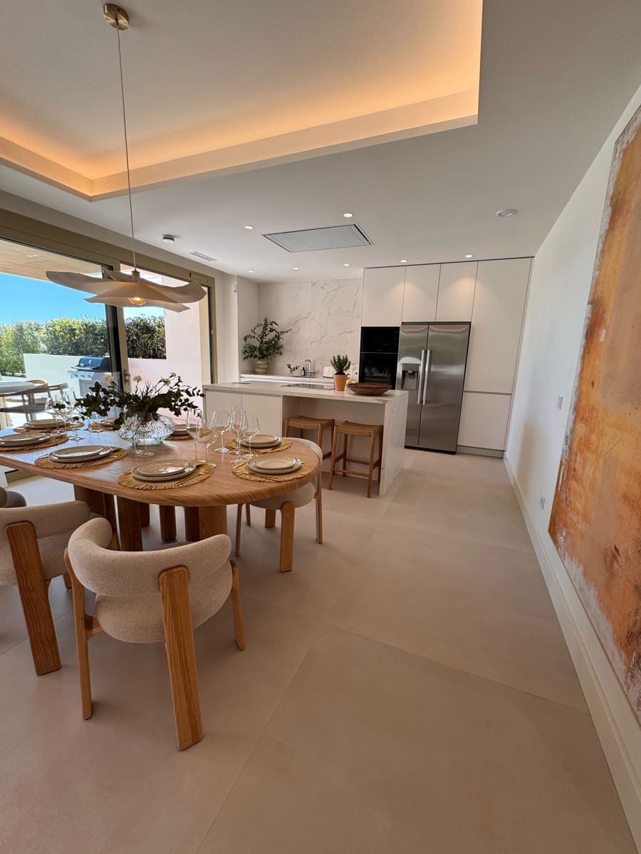 4 slaapkamer Penthouse te huur in Marbella met zwembad garage - € 12.800 (Ref: 9544397)