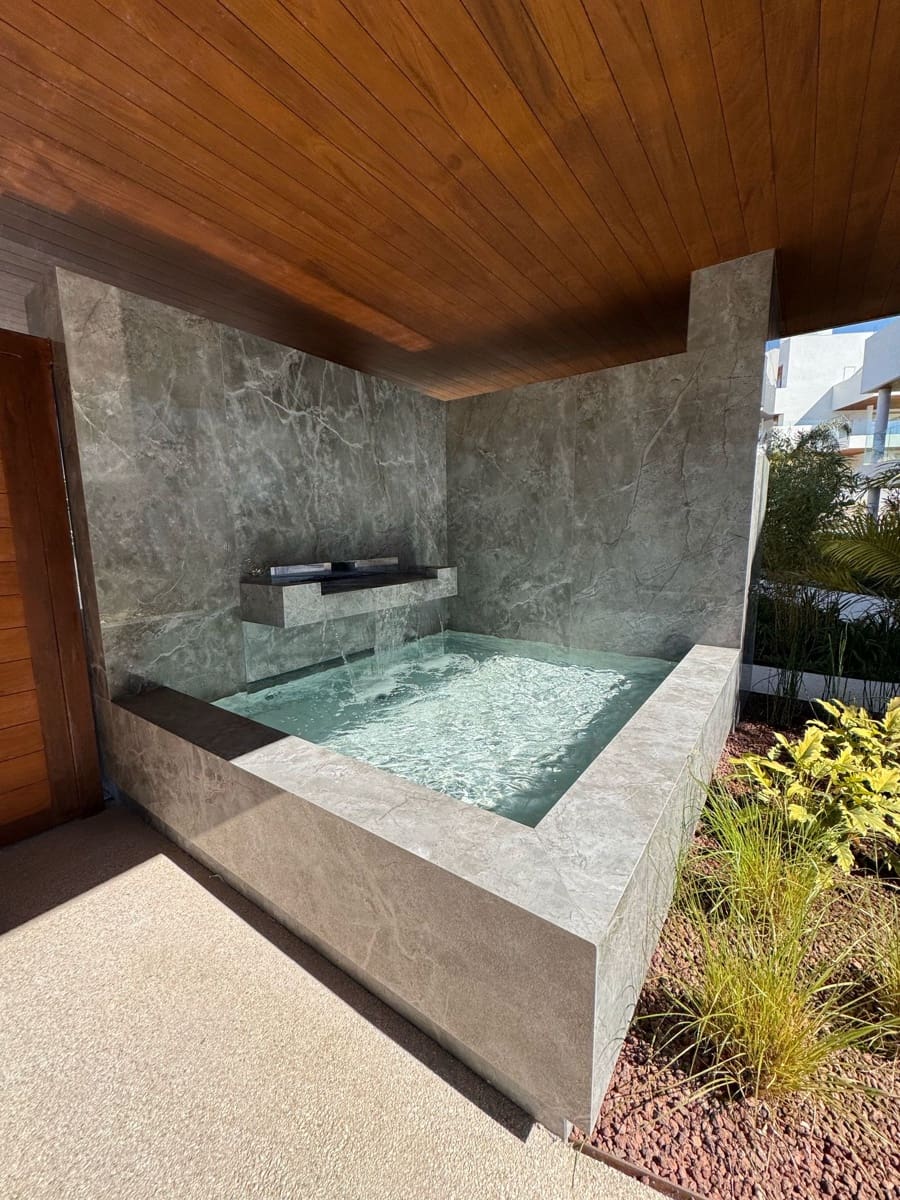 4 slaapkamer Penthouse te huur in Marbella met zwembad garage - € 12.800 (Ref: 9544397)