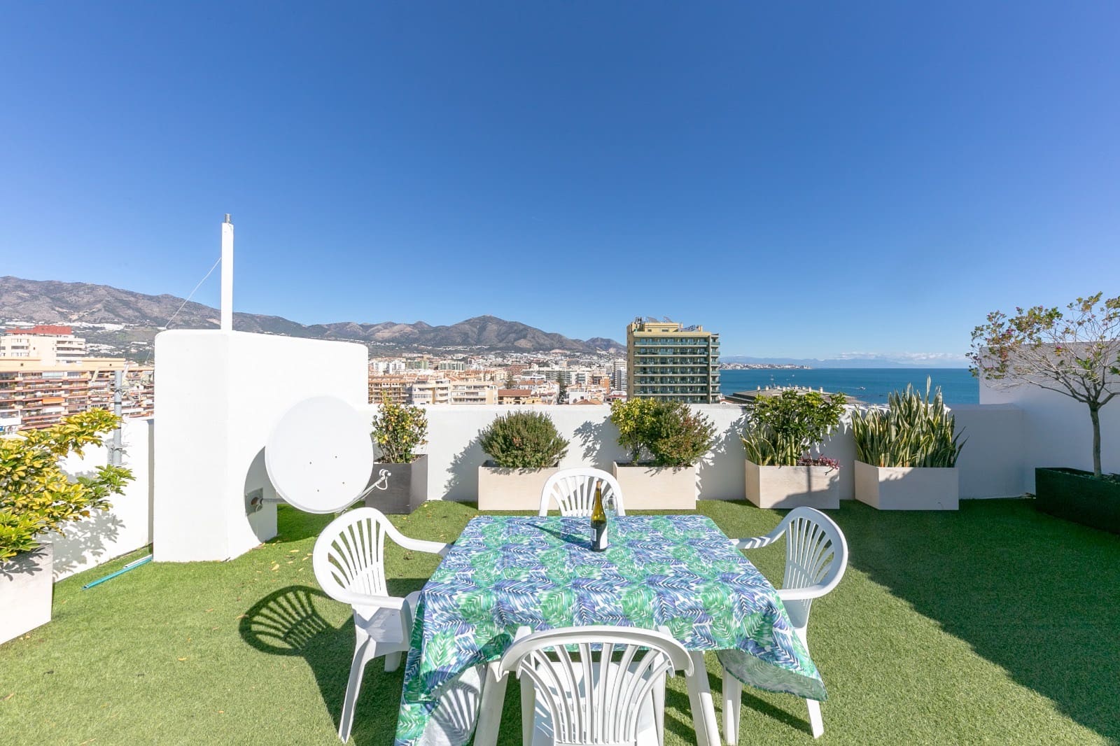 3 slaapkamer Penthouse te huur in Fuengirola met zwembad garage - € 2.600 (Ref: 9544407)