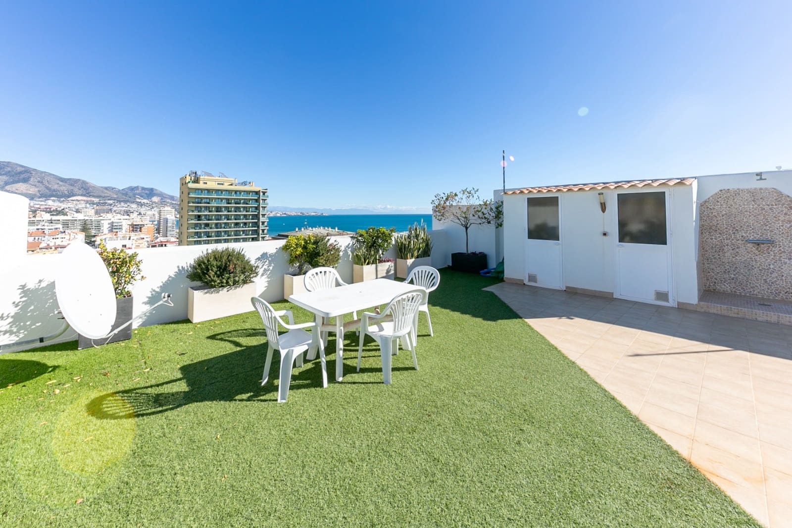 3 slaapkamer Penthouse te huur in Fuengirola met zwembad garage - € 2.600 (Ref: 9544407)