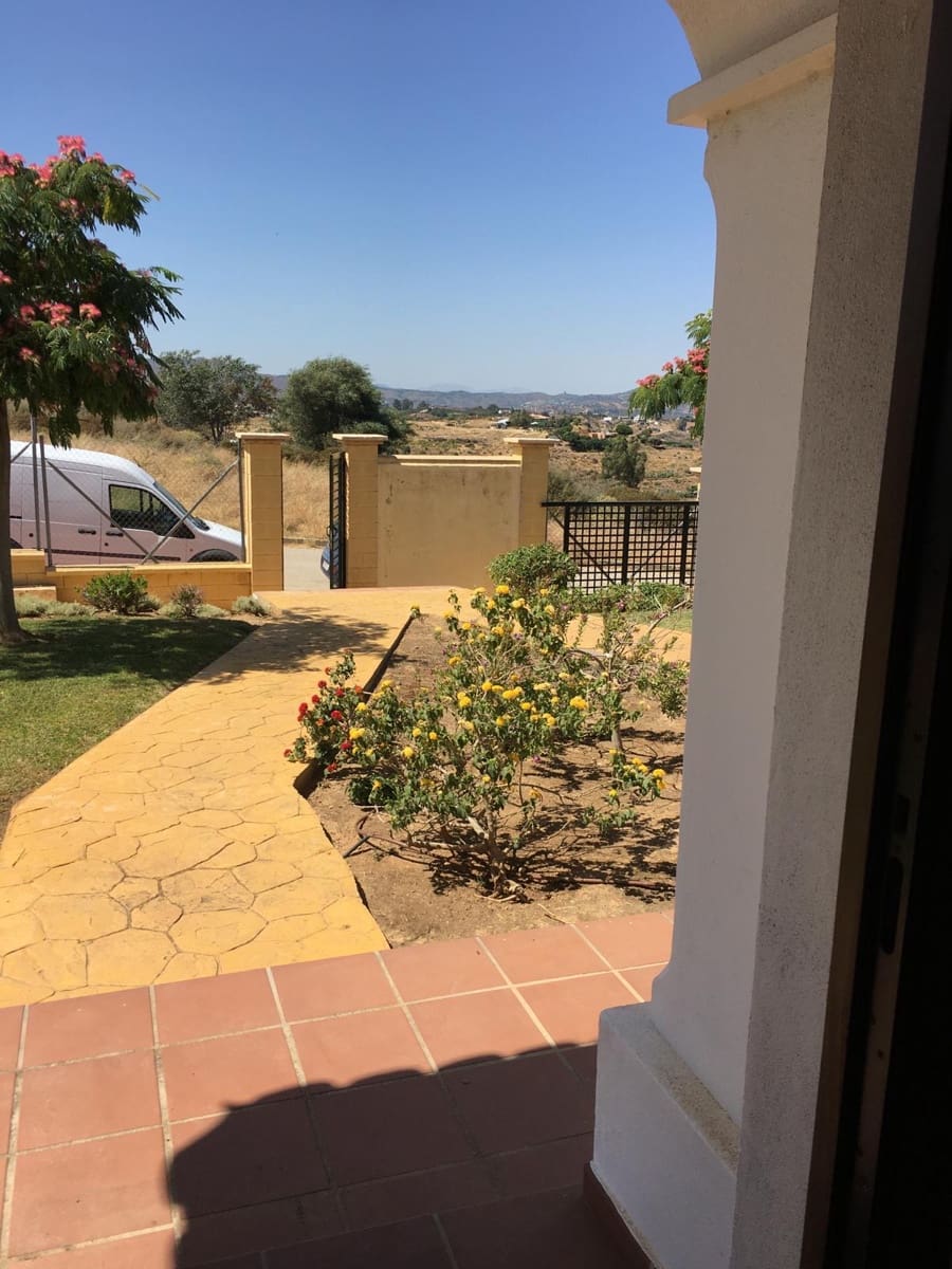 3 makuuhuone Paritalo vuokrattavana paikassa Mijas Costa mukana uima-altaan 
autotalli - 2 000 € (Ref: 9547067)