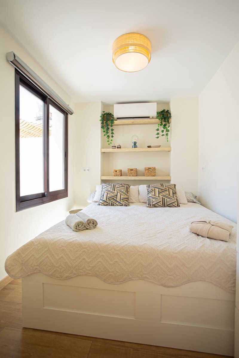 3 makuuhuone Kattohuoneisto vuokrattavana paikassa Marbella mukana uima-altaan 
autotalli - 3 300 € (Ref: 9547198)