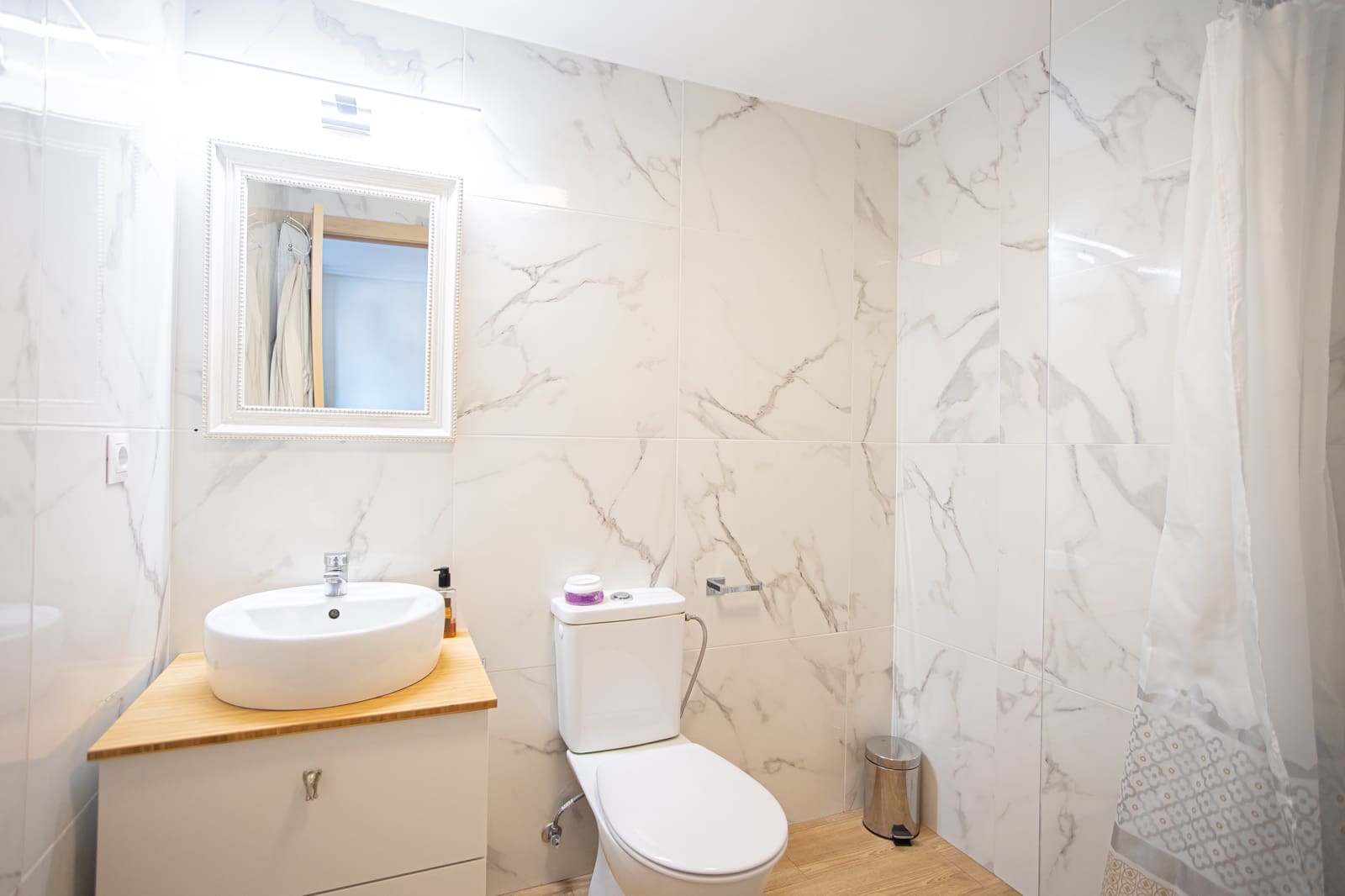 3 makuuhuone Kattohuoneisto vuokrattavana paikassa Marbella mukana uima-altaan 
autotalli - 3 300 € (Ref: 9547198)