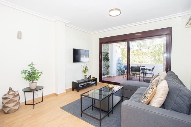 3 soveværelse Penthouse til leje i Nueva Andalucía Centro, Marbella med swimmingpool garage - € 3.300 (Ref: 9547198)