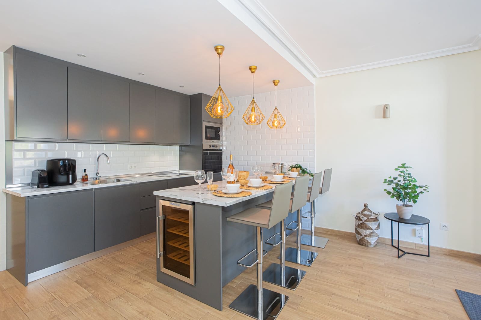 3 makuuhuone Kattohuoneisto vuokrattavana paikassa Marbella mukana uima-altaan 
autotalli - 3 300 € (Ref: 9547198)