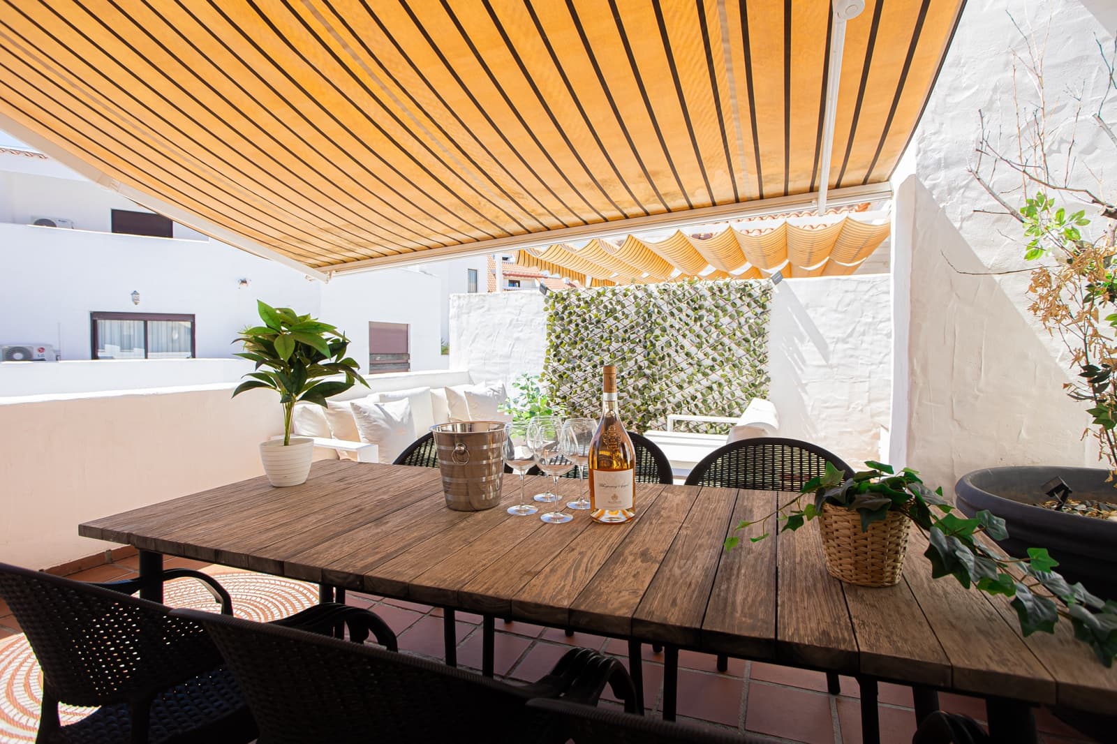 3 makuuhuone Kattohuoneisto vuokrattavana paikassa Marbella mukana uima-altaan 
autotalli - 3 300 € (Ref: 9547198)