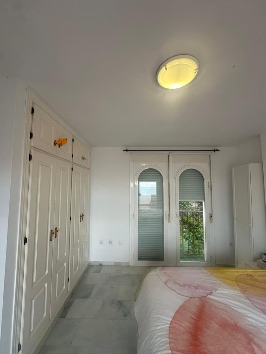 4 soverom Hus til leie i Benalmadena med garasje - € 2 050 (Ref: 9674806)