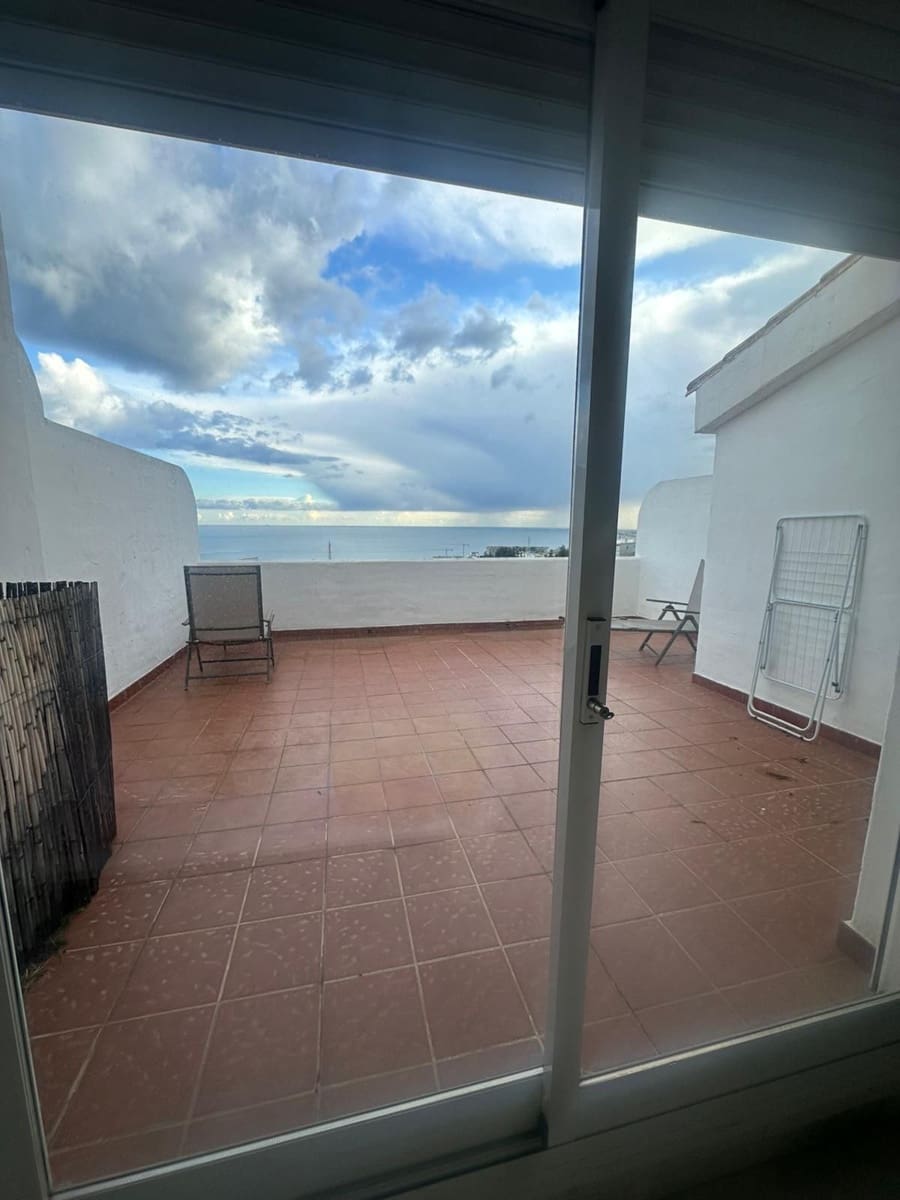 4 soverom Hus til leie i Benalmadena med garasje - € 2 050 (Ref: 9674806)