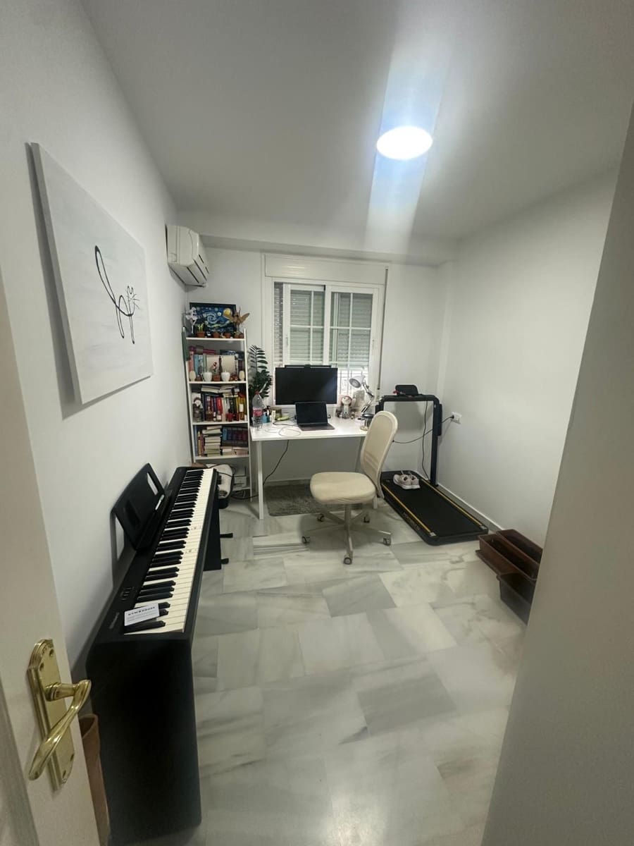 4 soverom Hus til leie i Benalmadena med garasje - € 2 050 (Ref: 9674806)