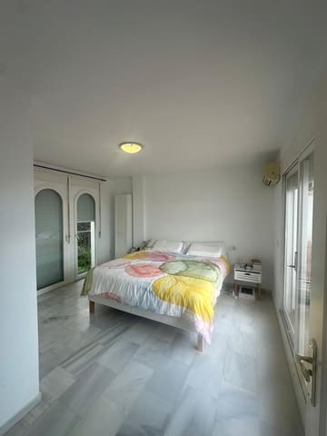 4 soverom Hus til leie i Benalmádena med garasje - € 2 050 (Ref: 9674806)