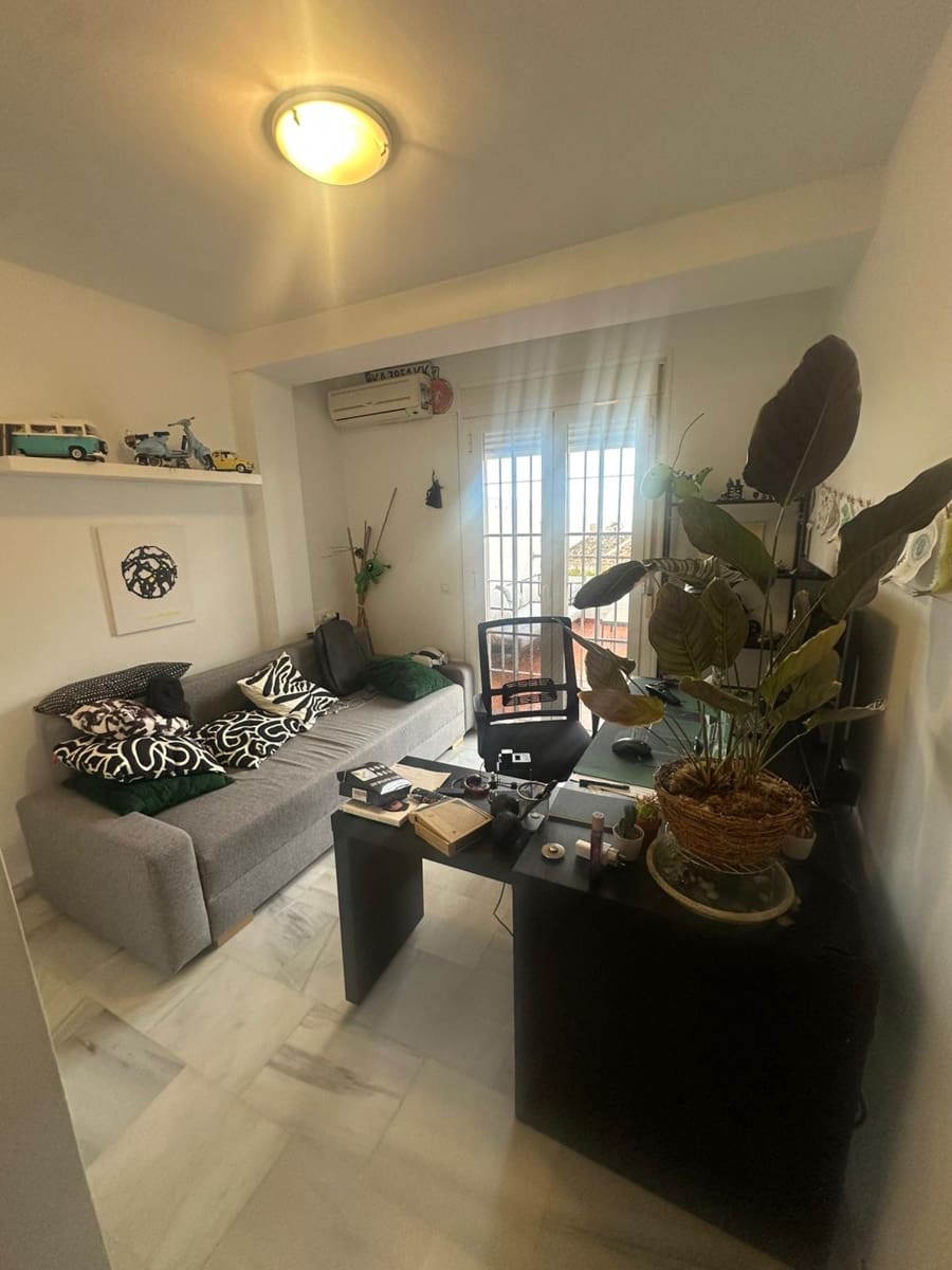 4 soverom Hus til leie i Benalmadena med garasje - € 2 050 (Ref: 9674806)