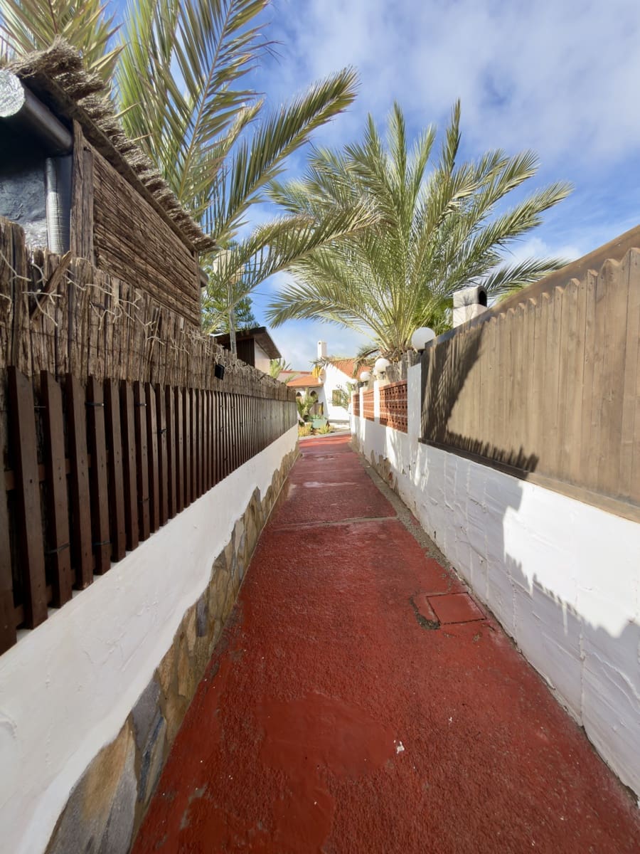 2 bedroom Apartment for sale in La Oliva with pool - € 210,000 (Ref: 9528731)