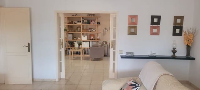 4 makuuhuone Maalaistalo myytävänä paikassa Antigua mukana 
autotalli - 315 000 € (Ref: 9542153)