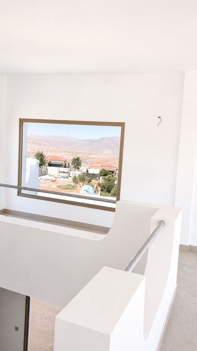 4 bedroom Villa for sale in Antigua with garage - € 590,000 (Ref: 9542159)