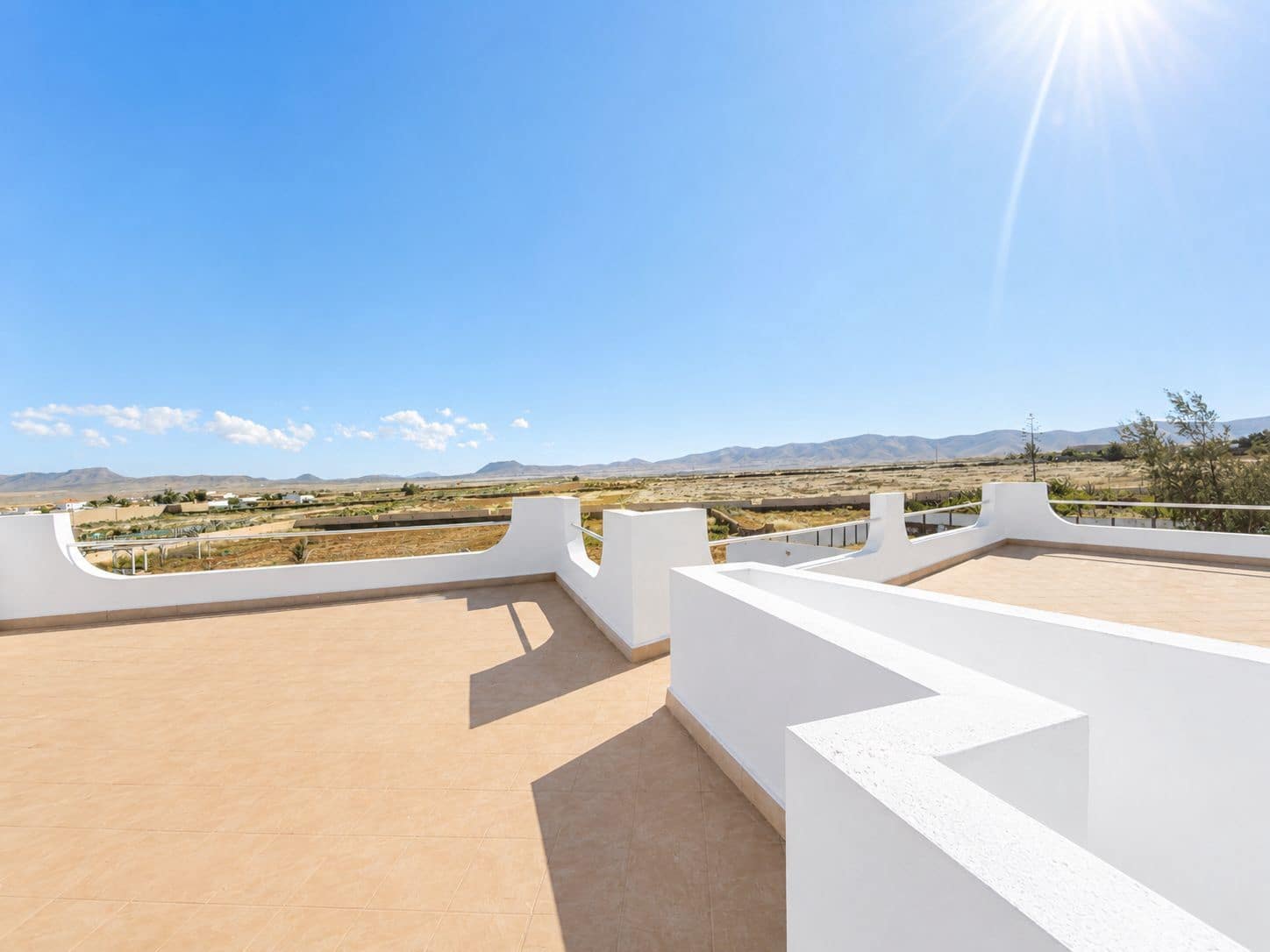 4 bedroom Villa for sale in Antigua with garage - € 590,000 (Ref: 9542159)
