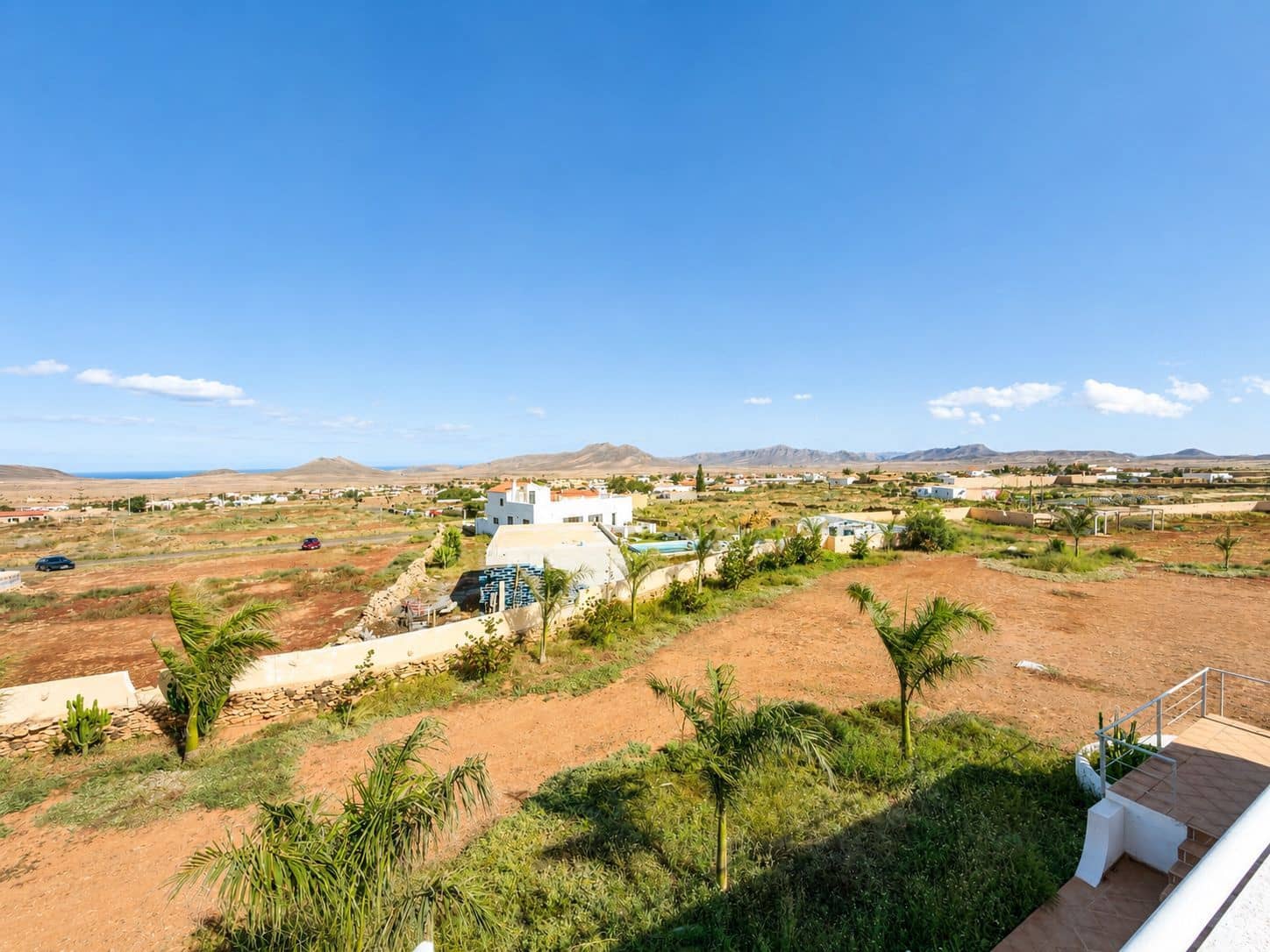 4 bedroom Villa for sale in Antigua with garage - € 590,000 (Ref: 9542159)