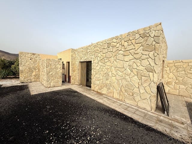 3 soverom Villa til salgs i Triquivijate, Antigua med svømmebasseng garasje - € 499 000 (Ref: 9542161)