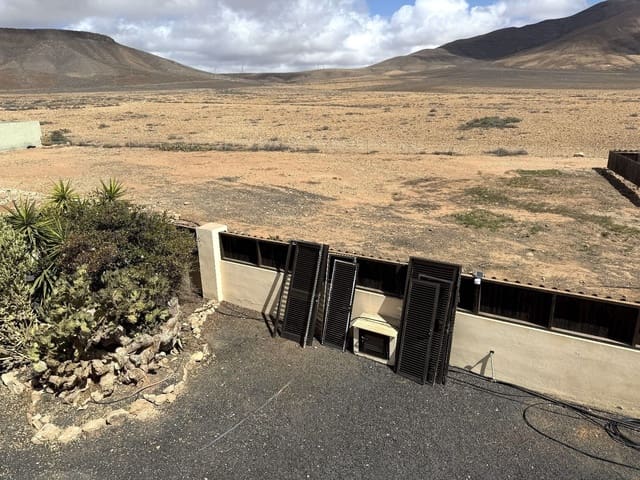 3 soverom Villa til salgs i Triquivijate, Antigua med svømmebasseng garasje - € 499 000 (Ref: 9542161)