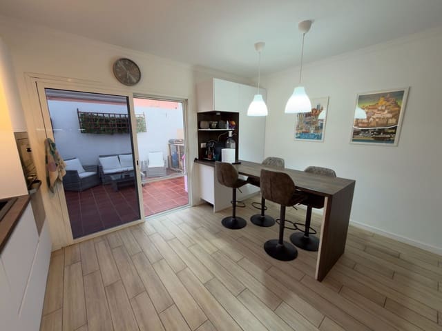 3 makuuhuone Omakotitalo myytävänä paikassa Puerto del Rosario mukana 
autotalli - 299 000 € (Ref: 9542162)