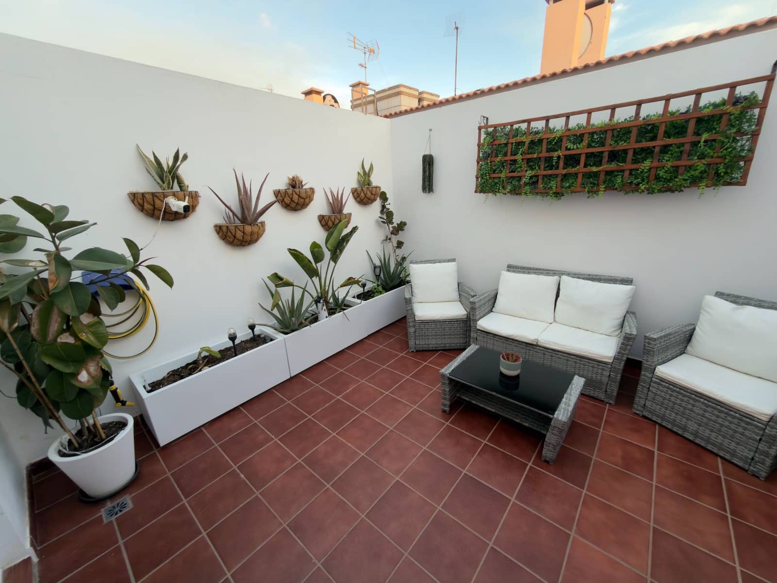 3 makuuhuone Omakotitalo myytävänä paikassa Puerto del Rosario mukana 
autotalli - 299 000 € (Ref: 9542162)