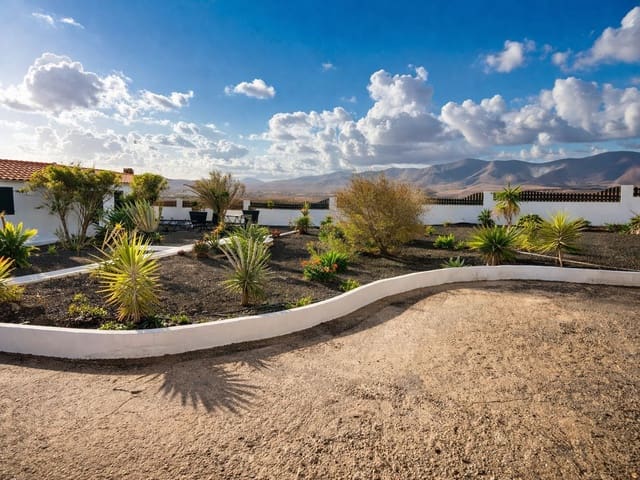 5 sypialnia Willa na sprzedaż w Triquivijate, Antigua z basenem - 499 000 € (Ref: 9542163)