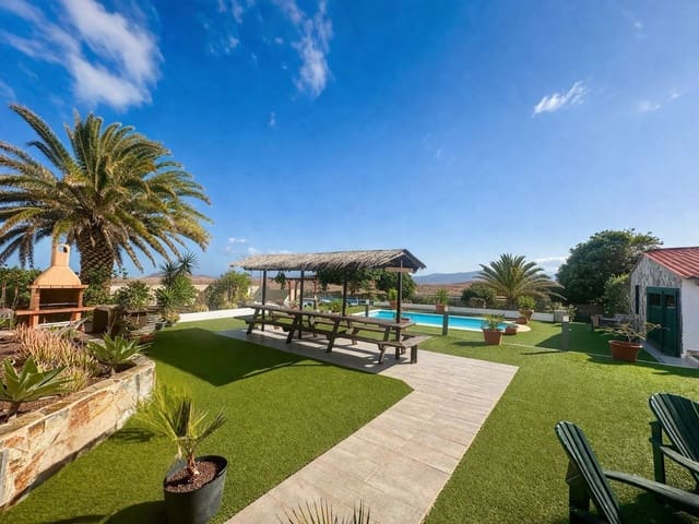 5 sypialnia Willa na sprzedaż w Triquivijate, Antigua z basenem - 499 000 € (Ref: 9542163)