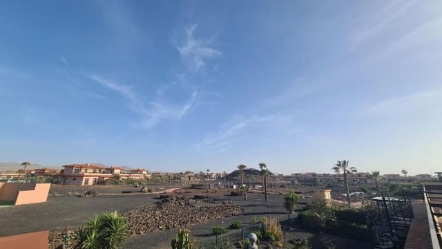 3 slaapkamer Villa te koop in Corralejo, La Oliva met zwembad garage - € 289.000 (Ref: 9542164)