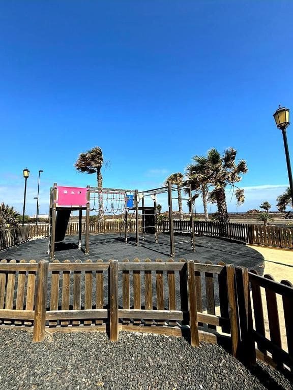 3 slaapkamer Villa te koop in Corralejo met zwembad garage - € 289.000 (Ref: 9542164)