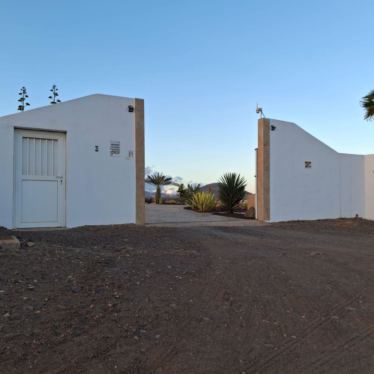 5 soveværelse Villa til salg i Tuineje med swimmingpool - € 695.000 (Ref: 9542166)