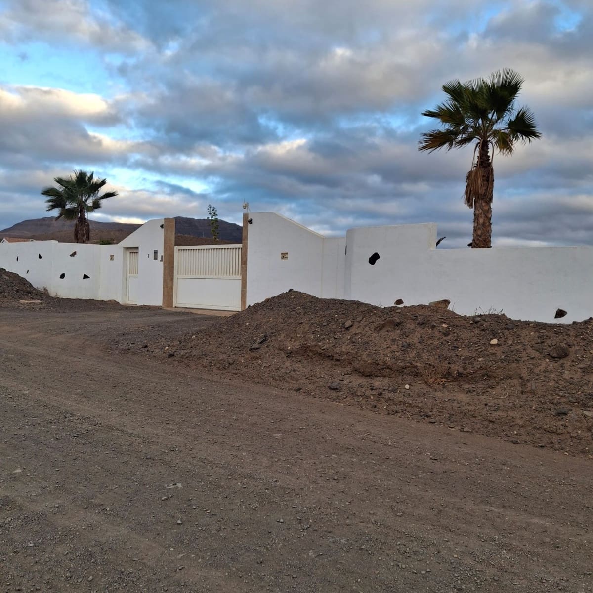 5 soveværelse Villa til salg i Tuineje med swimmingpool - € 695.000 (Ref: 9542166)