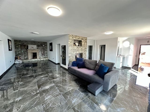 4 camera da letto Villa in vendita in Antigua con piscina garage - 350.000 € (Rif: 9542167)