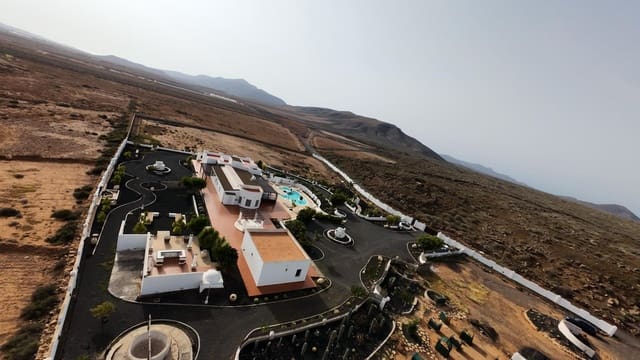 5 soveværelse Villa til salg i Antigua med swimmingpool garage - € 1.280.000 (Ref: 9542168)