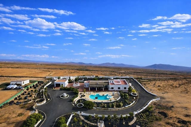 5 quarto Moradia para venda em Antigua com piscina garagem - 880 000 € (Ref: 9542168)