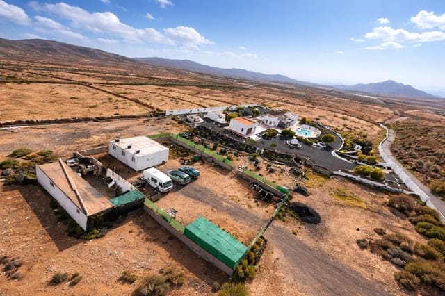 5 quarto Moradia para venda em Antigua com piscina garagem - 880 000 € (Ref: 9542168)