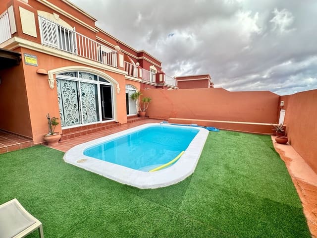 Casa de 3 habitaciones en Puerto del Rosario en venta con piscina - 330.000 € (Ref: 9542169)