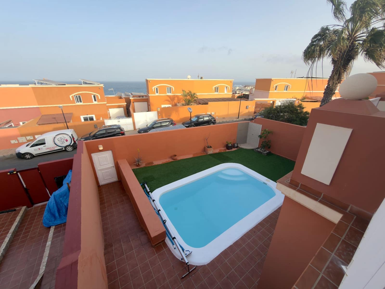 3 soveværelse Byhus til salg i Puerto del Rosario med swimmingpool - € 330.000 (Ref: 9542169)