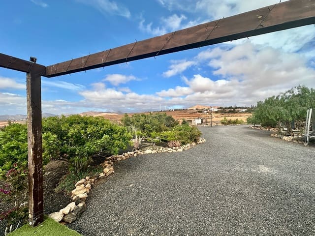 3 chambre Finca/Maison de Campagne à vendre à El Time, Puerto del Rosario avec garage - 619 900 € (Ref: 9542171)