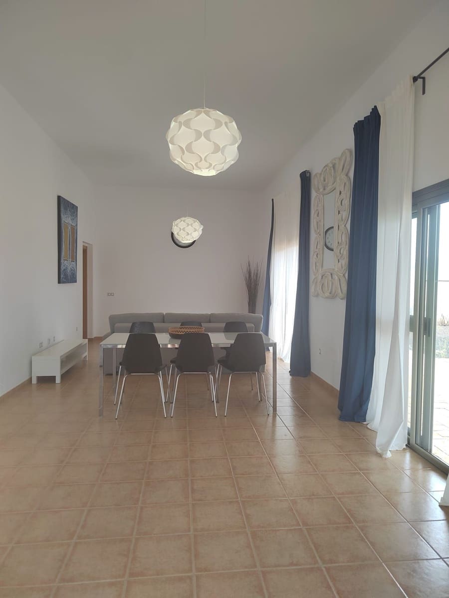 3 makuuhuone Huvila myytävänä paikassa Caleta de Fuste mukana uima-altaan - 475 000 € (Ref: 9542172)