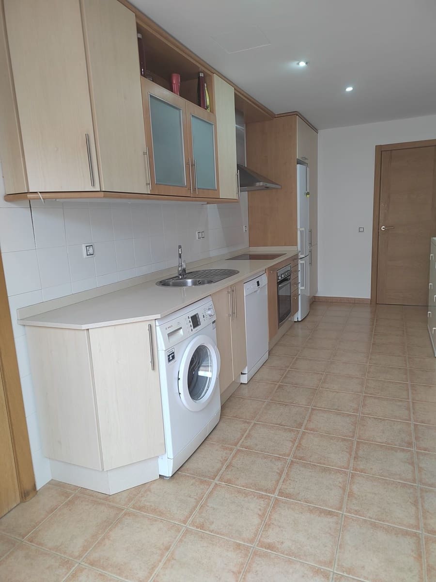 3 makuuhuone Huvila myytävänä paikassa Caleta de Fuste mukana uima-altaan - 475 000 € (Ref: 9542172)