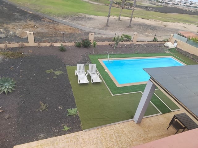 3 makuuhuone Huvila myytävänä paikassa Caleta de Fuste, Antigua mukana uima-altaan - 475 000 € (Ref: 9542172)