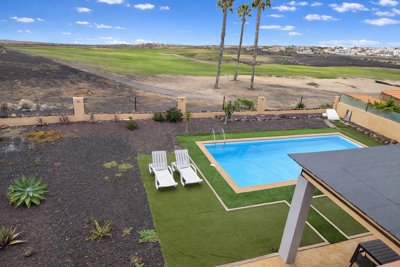 3 soveværelse Villa til salg i Caleta de Fuste med swimmingpool garage - € 475.000 (Ref: 9542172)