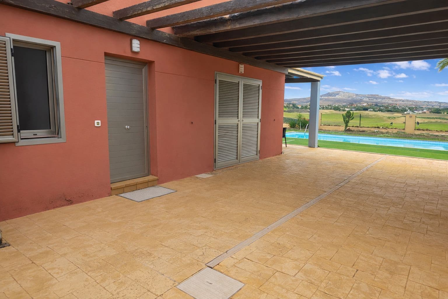 3 soveværelse Villa til salg i Caleta de Fuste med swimmingpool garage - € 475.000 (Ref: 9542172)