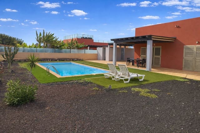 3 soveværelse Villa til salg i Caleta de Fuste, Antigua med swimmingpool garage - € 475.000 (Ref: 9542172)