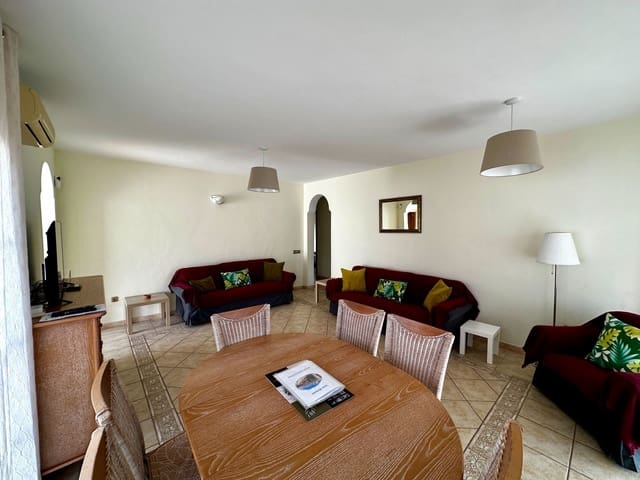 4 makuuhuone Huvila myytävänä paikassa Caleta de Fuste, Antigua mukana uima-altaan 
autotalli - 510 000 € (Ref: 9542173)